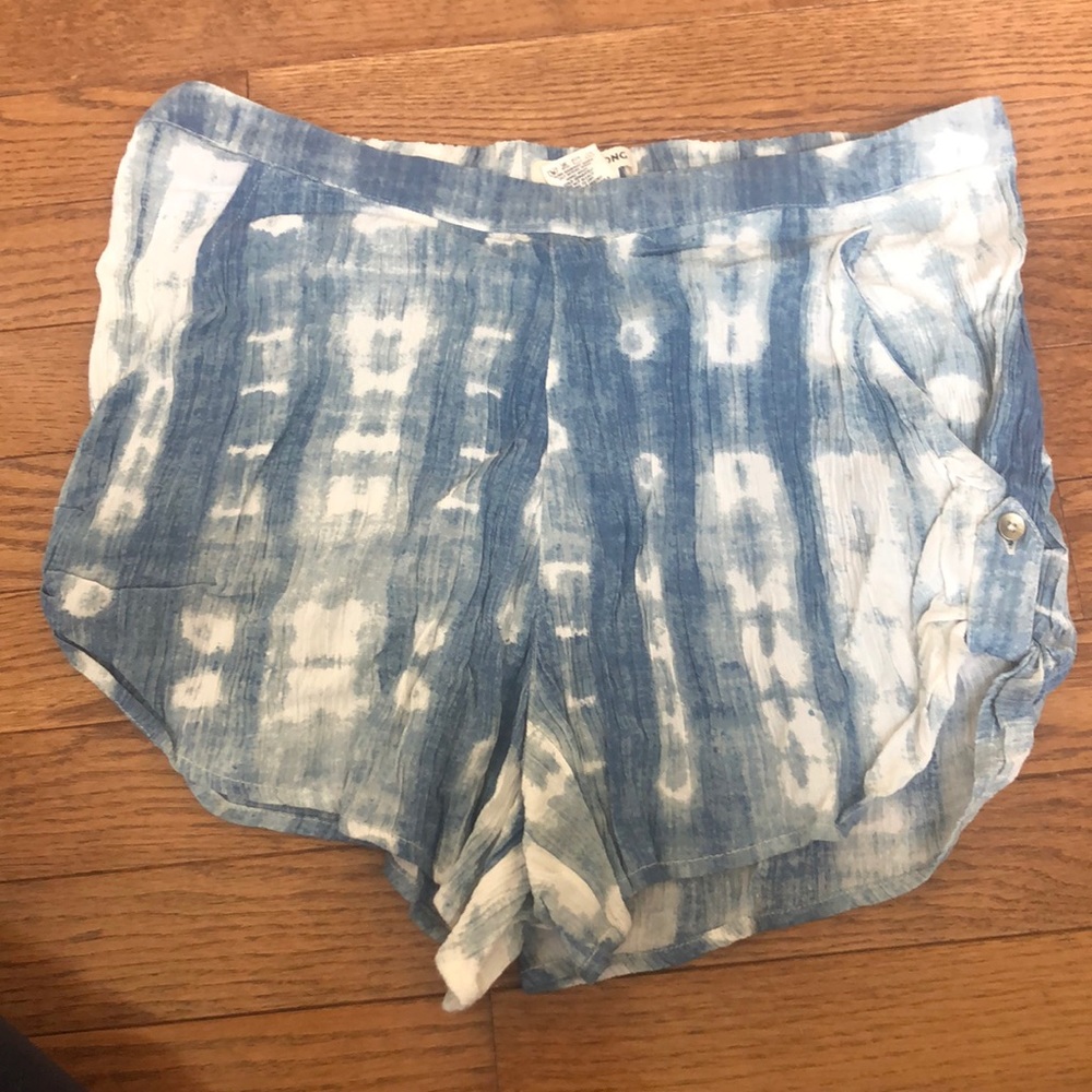 Billabong shorts!!